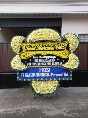 Papan Bunga Duka di Telaga Biru